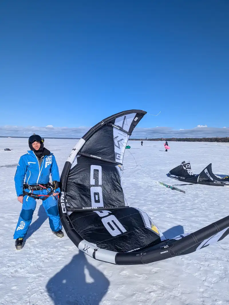 winter/kite/PXL_20250315_095354403 (1).jpg